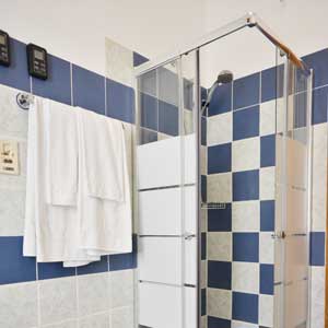 Services: Ensuite bathroom